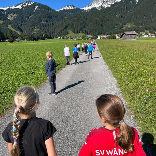 Kinder beim Lauftraining 